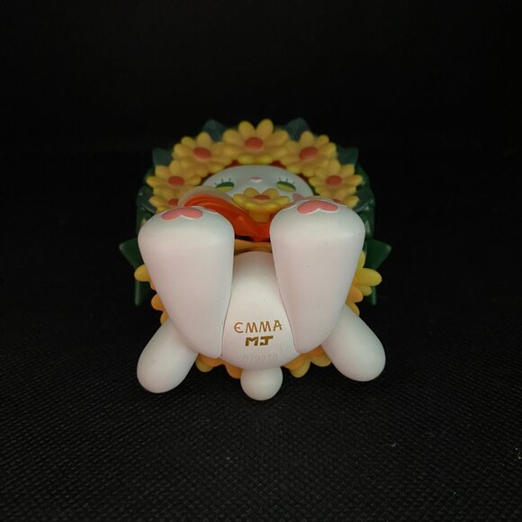 Emma- Life Like Summer Flowers - Picture 2 of 3